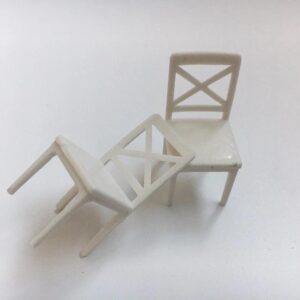 White Chair with [X] Back Design 1:20 (2pcs)