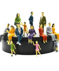 Colored Human Figures 1:25 (3pcs: 2xAdults - 1xChild)