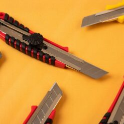 Alternative view of Heavy Duty Cutter 18mm مشرط قوي PRIMA